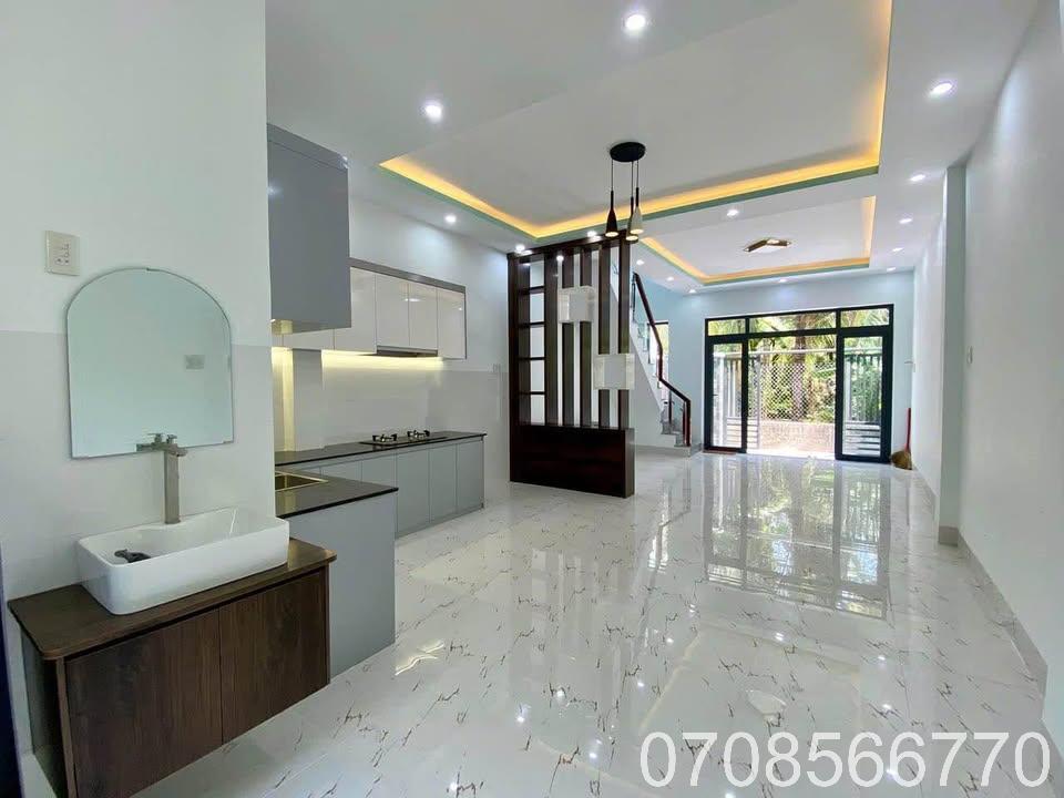 Sổ riêng về tay, chốt ngay giá tốt. Hơn 57m2 có 900tr cho nhà xinh TP - Ảnh 1